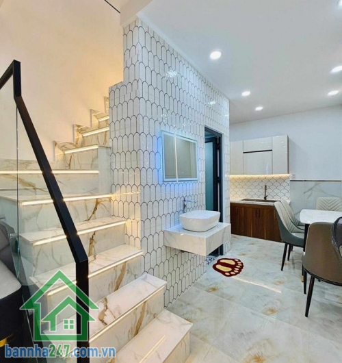 CHỈ 3,75 TỶ - NHÀ ĐẸP - QUANG TRUNG GÒ VẤP – H3G - 24M² – 2 TẦNG - 2PN 2WC * Diện tích: 24m² vuông vức * Kết cấu: 1 trệt 1 lầu * 2 PN– 2 WC