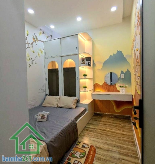 CHỈ 3,6 TỶ – NGAY EMART – NHÀ MỚI Ở LIỀN – LÔ GÓC 2PN - 2WC. Diện tích: ngang 4m dài 7m (công nhận đủ). Kết cấu: 1 trệt 1 lửng  2PN rộng – 2WC. Nội thất cao cấp – dọn vào ở ngay. Sát Emart Phan Huy Ích, cách 50m ra Kênh Tham Lương – khu vực thoáng mát, ti