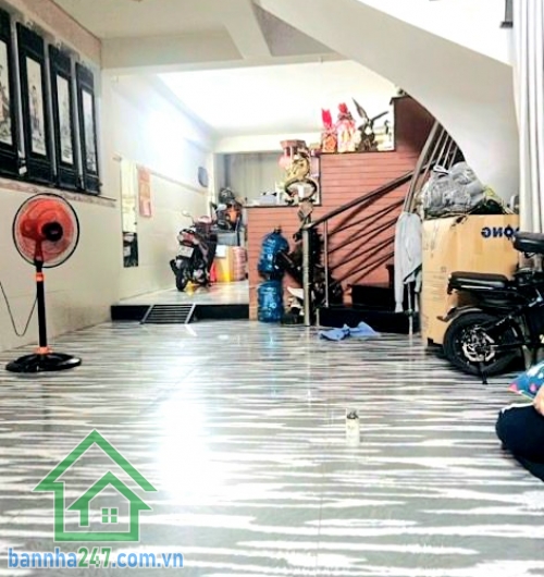 CHỈ 9,9 TỶ - CHDV NGAY NGUYỄN SÚY – TÂN PHÚ - (4.8 × 15.5)m – 5 TẦNG – 7 PHÒNG – DÒNG TIỀN 25TR/TH Căn nhà “máy in tiền” – sẵn hệ thống khai thác cho thuê, thu nhập ổn định mỗi tháng!. Diện tích: 4.8 × 15.5m – ngang lớn hiếm. Kết cấu: 5 tầng (trệt + lửng 