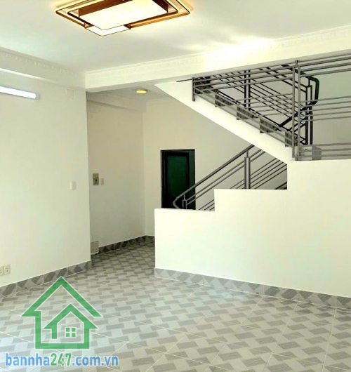 CHỈ 8,1 TỶ NHÀ MỚI Ở NGAY – CHỢ VẢI PHÚ THỌ HÒA – HẺM 5M Ô TÔ NGỦ TRONG NHÀ  Căn nhà “ngang lớn – nở hậu – vị trí trung tâm” cực hiếm, vừa ở sướng vừa giữ tiền - Mob 0933144037