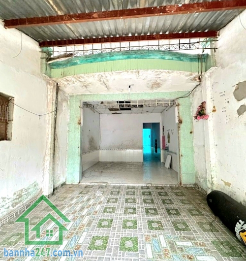 BÌNH TÂN – MÃ LÒ – KHU PHÂN LÔ – ĐƯỜNG NHỰA 8MCHỈ 6,45 TỶ – DT 67M² Diện tích: 67m² – ngang 4m vuông vức, không lỗi phong thủy Hiện trạng: 1 PN – 1 WC Phòng