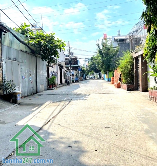 BÌNH TÂN – MÃ LÒ – KHU PHÂN LÔ – ĐƯỜNG NHỰA 8MCHỈ 6,45 TỶ – DT 67M² Diện tích: 67m² – ngang 4m vuông vức, không lỗi phong thủy Hiện trạng: 1 PN – 1 WC Phòng