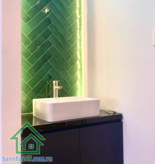 HXH TRUNG TÂM TÂN BÌNH – 3 TẦNG – 57M² – CHỈ 7,95 TỶ  Căn nhà diện tích lớn – vị trí trung tâm – phù hợp ở hoặc đầu tư lâu dài! Diện tích: 57m² – rộng rãi, dễ bố trí. Kết cấu: 3 tầng (1 trệt 2 lầu). Công năng: 3PN (có thể tách thành 4PN) – 4WC – phòng khá
