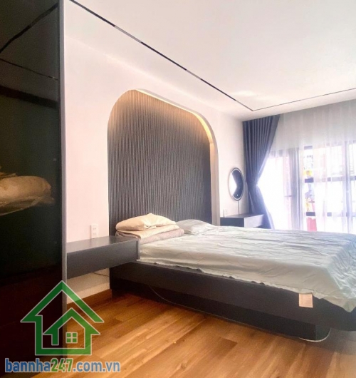HXH TRUNG TÂM TÂN BÌNH – 3 TẦNG – 57M² – CHỈ 7,95 TỶ  Căn nhà diện tích lớn – vị trí trung tâm – phù hợp ở hoặc đầu tư lâu dài! Diện tích: 57m² – rộng rãi, dễ bố trí. Kết cấu: 3 tầng (1 trệt 2 lầu). Công năng: 3PN (có thể tách thành 4PN) – 4WC – phòng khá