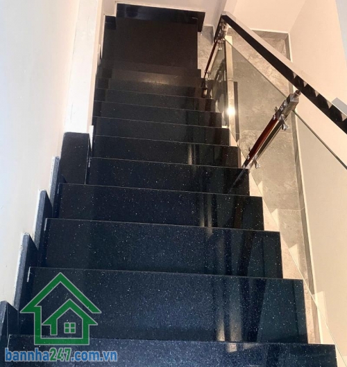 HXH TRUNG TÂM TÂN BÌNH – 3 TẦNG – 57M² – CHỈ 7,95 TỶ  Căn nhà diện tích lớn – vị trí trung tâm – phù hợp ở hoặc đầu tư lâu dài! Diện tích: 57m² – rộng rãi, dễ bố trí. Kết cấu: 3 tầng (1 trệt 2 lầu). Công năng: 3PN (có thể tách thành 4PN) – 4WC – phòng khá