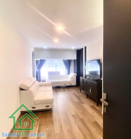 HXH TRUNG TÂM TÂN BÌNH – 3 TẦNG – 57M² – CHỈ 7,95 TỶ  Căn nhà diện tích lớn – vị trí trung tâm – phù hợp ở hoặc đầu tư lâu dài! Diện tích: 57m² – rộng rãi, dễ bố trí. Kết cấu: 3 tầng (1 trệt 2 lầu). Công năng: 3PN (có thể tách thành 4PN) – 4WC – phòng khá