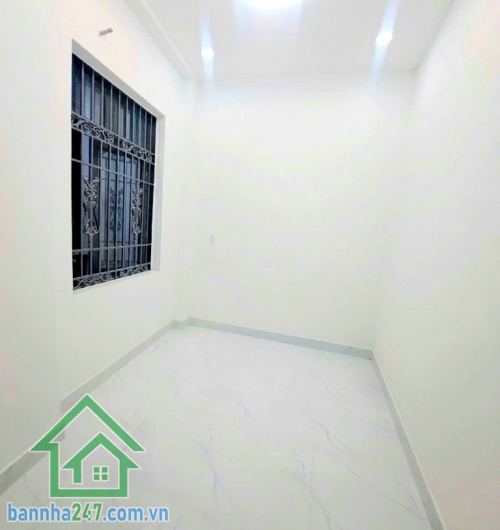CHỈ 5,15 TỶ – MẶT TIỀN GÒ XOÀI – NHÀ MỚI Ở NGAY – KINH DOANH ĐỈNH • Diện tích: 4m x 12m – ~49m² • Kết cấu: 1 trệt – 1 lầu (đúc BTCT) • Công năng: 2 PN - 2 WC - Mob 0933144037