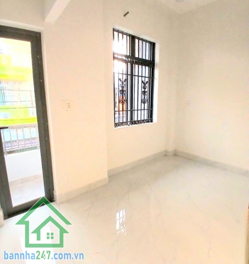 CHỈ 5,15 TỶ – MẶT TIỀN GÒ XOÀI – NHÀ MỚI Ở NGAY – KINH DOANH ĐỈNH • Diện tích: 4m x 12m – ~49m² • Kết cấu: 1 trệt – 1 lầu (đúc BTCT) • Công năng: 2 PN - 2 WC - Mob 0933144037