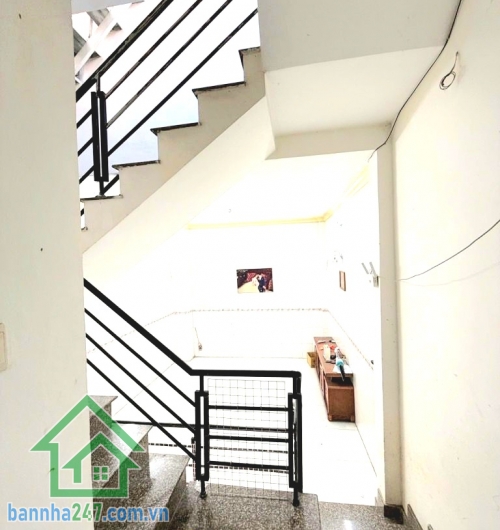 CHỈ 5,6 TỶ – HXH TẢI 6M – SÁT KÊNH THAM LƯƠNG – 50m² (4 × 12.5)m – 3 TẦNG - 4PN – 3WC Vị trí hiếm – sát mặt tiền – tiềm năng tăng giá mạnh!