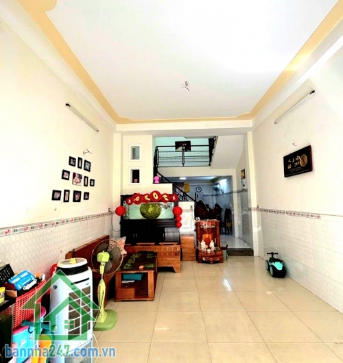CHỈ 5,6 TỶ – HXH TẢI 6M – SÁT KÊNH THAM LƯƠNG – 50m² (4 × 12.5)m – 3 TẦNG - 4PN – 3WC Vị trí hiếm – sát mặt tiền – tiềm năng tăng giá mạnh!