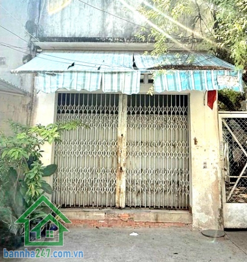CHỈ 5,1 TỶ TL - MUA ĐẤT TẶNG NHÀ - HXH 8M - PHÚ THỌ HÒA - GIÁP LŨY BÁN BÍCH Diện tích: 4,1 x 11,5m Kết cấu: 1 trệt + 1 lửng (nhà cũ) Phù hợp: sửa ở, cho thuê - Mob 0933144037