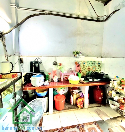 CHỈ 4,4 TỶ – BÌNH TÂN GIÁP TÂN PHÚ – KẾ AEON MALL – HẺM Ô TÔ – 65M² (4×16,25)M – NỞ HẬU – NHÀ CẤP 4 TIỆN XÂY MỚI Hiện trạng: Nhà cấp 4 đã cũ → rất tiện sửa chữa, xây mới