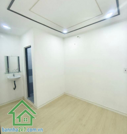 CHỈ 3,2 TỶ – HIẾM CÓ KHÓ TÌM - NHÀ 2 LẦU MỚI XÂY – DTSD 50m² – 2PN – 2WC – VÀO Ở NGAY - HẺM Ô TÔ VÀO ĐƯỢC – SÁT TÂN PHÚ – NGAY CUỐI NGUYỄN SƠN Kết cấu: • 1 trệt 1 lầu mới xây • 2 PN – 2 WC