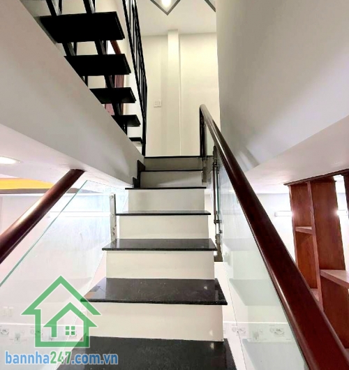 CHỈ 4,95 TỶ – NHÀ MỚI TINH 3 TẦNG – HẺM XE HƠI THÔNG – SÁT CHỢ BÌNH LONG – GIÁP TÂN PHÚ - DT: 43M² 3PN - 3WC Khu Bình Long – giáp Tân Phú, tiện ích xung quanh đầy đủ