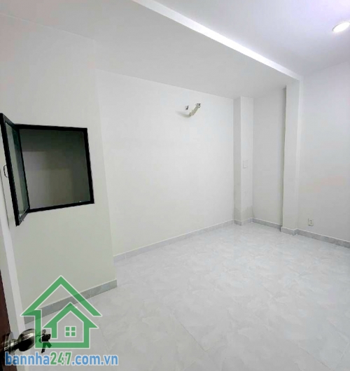 CHỈ 4,95 TỶ – NHÀ MỚI TINH 3 TẦNG – HẺM XE HƠI THÔNG – SÁT CHỢ BÌNH LONG – GIÁP TÂN PHÚ - DT: 43M² 3PN - 3WC Khu Bình Long – giáp Tân Phú, tiện ích xung quanh đầy đủ