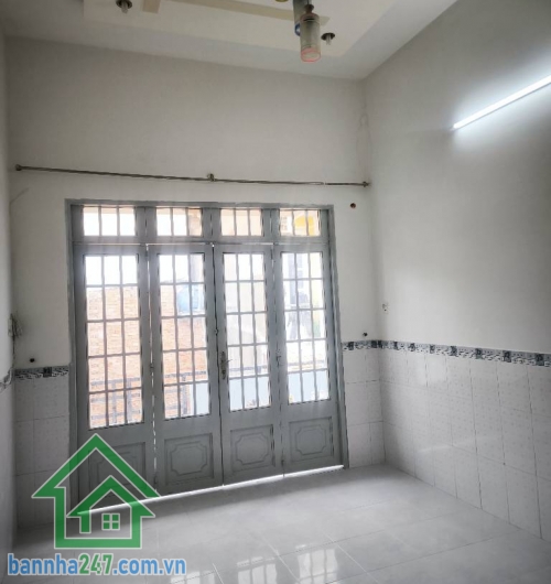 CHỈ 3,9 TỶ – HẺM XE HƠI 4M THÔNG – NHÀ 3 TẦNG ĐẸP – VÀO Ở NGAY Nhà mới sửa, dọn vào ở liền – vị trí cực kỳ tiện lợi. - Diện tích: 32m² (3.5 x 9m), hướng Bắc.