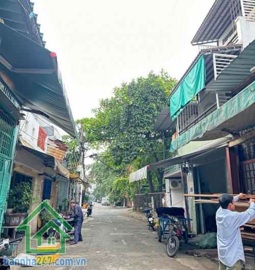 CHỈ 4,4 TỶ – NHÀ 2 TẦNG – HẺM XE HƠI – 65M² – 3PN – CÁCH MẶT TIỀN 100M.