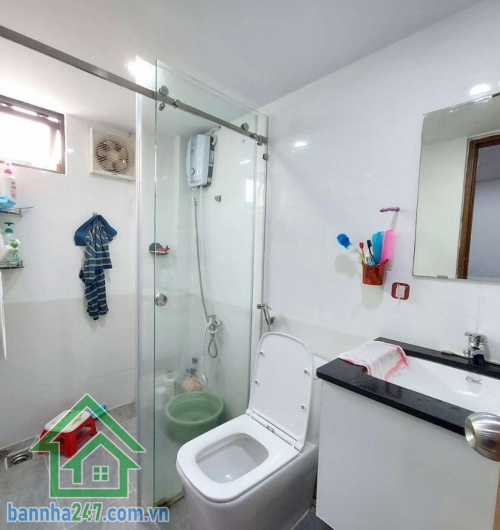 NHỈNH 7 TỶ - TRUNG TÂM Q11 – NHÀ 2 MẶT HẺM OTO – Ở NGAY  Vị trí cực đẹp, 2 mặt tiền hẻm trước sau – thông thoáng, xe hơi vào tận nhà 